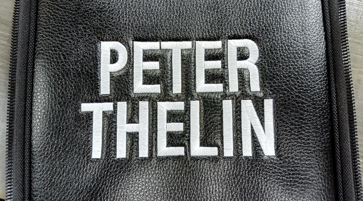 Broderad golfbag till Peter Thelin - Reklamhuset RINK