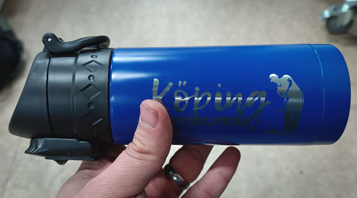 Blå termos med gravyr - Reklamhuset RINK